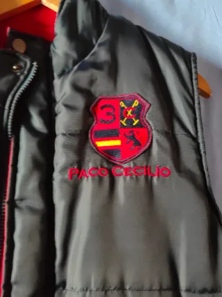 Chaleco Paco Cecilio Negro y Rojo Talla 3