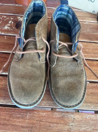 Botas niño ante marrón