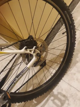 Bicicleta Conor MVP Negra y Amarilla