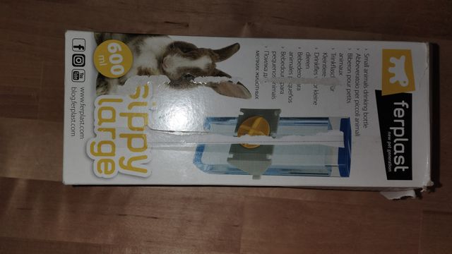 Bebedero para animales Ferplast 600 ml