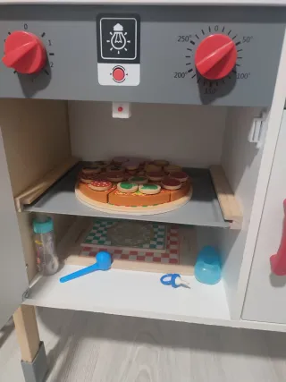 Cocinita de madera para niños