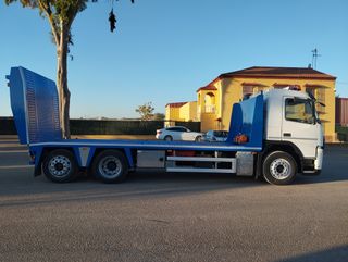 Volvo FM 410-CAMIONES PORTAMAQUINARIAS