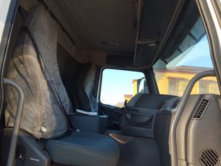 Volvo FM 410-CAMIONES PORTAMAQUINARIAS