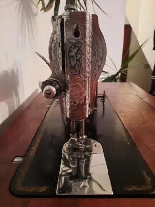 Máquina de coser antigua ALFA