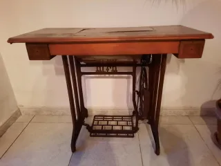 Máquina de coser antigua ALFA