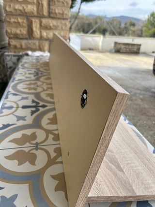 Estantería de madera estilo rústico