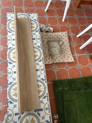 Estantería de madera estilo rústico