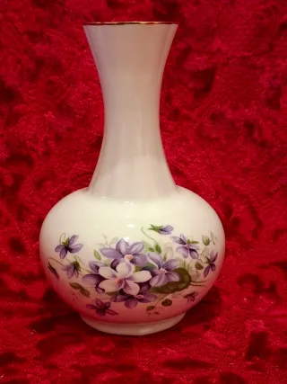 Jarrón inglés de porcelana con flores