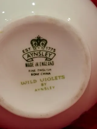 Jarrón inglés de porcelana con flores