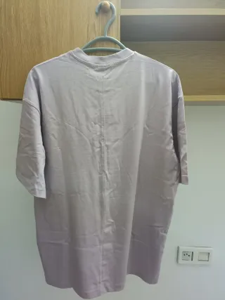 Camiseta Bershka morada