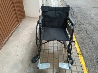 Silla de ruedas plegable