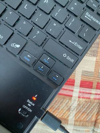 Samsung Galaxy Tab A 16GB Blanca 2016 + teclado BT