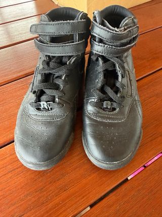 Zapatillas Reebok infantiles negras altas