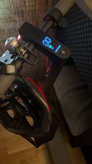 Patinete Eléctrico con Casco, Candado y Mochila.