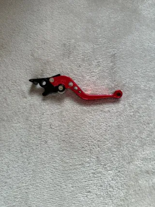 Manetas de freno rojas para moto