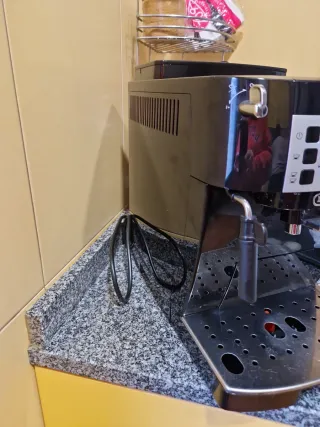 Cafetera Magnífica DeLonghi