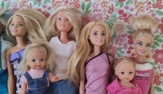 Caravana Barbie con muñecas