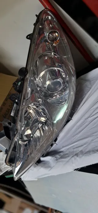 Faro Peugeot 207 Izquierdo
