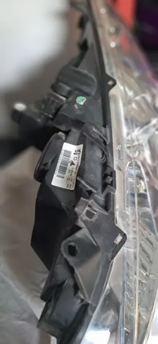 Faro Peugeot 207 Izquierdo