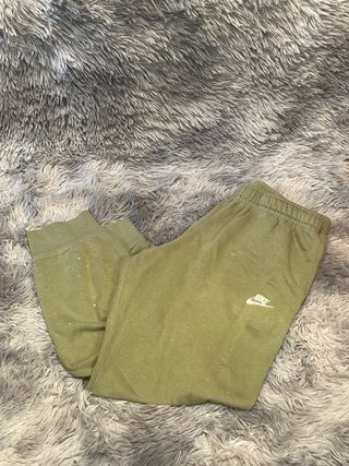 Conjunto chándal Nike verde oliva