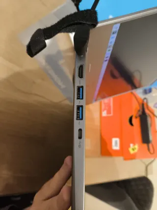 Portátil Medion Plata y Negro