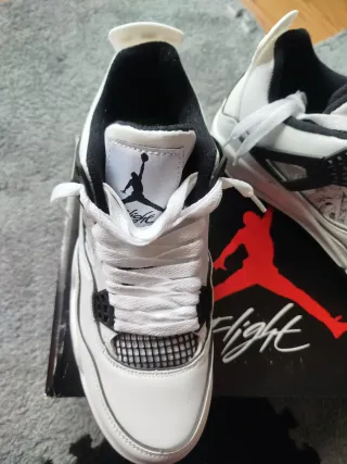 Jordan 4 DIY Blanco y Negro