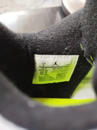 Jordan 4 DIY Blanco y Negro