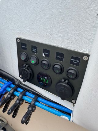 Lancha Impecable – Suzuki 50CV + Remolque