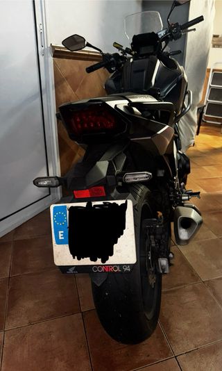 Honda NC750X DCT con defensas y antiniebla