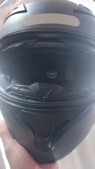 Casco de moto integral negro bueno sin usar