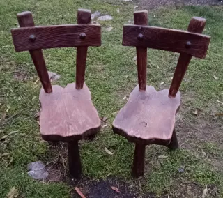 Sedie rustiche in legno