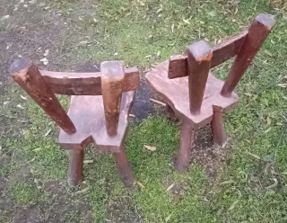 Sedie rustiche in legno