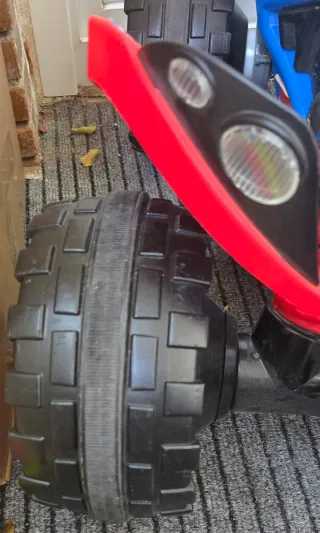 Quad Infantil Spiderman Eléctrico muy poco uso