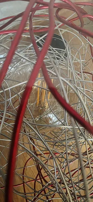 Lámpara colgante cristal y alambre decorativo