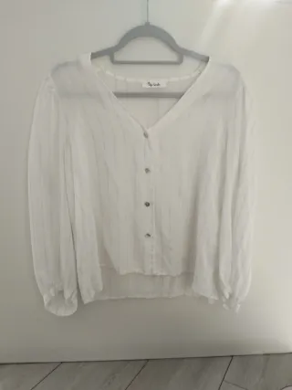 Camisa blanca ancha corta