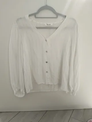 Camisa blanca ancha corta