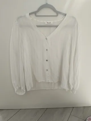 Camisa blanca ancha corta