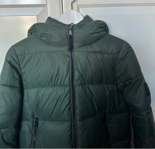 Abrigo plumífero verde