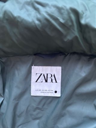 Abrigo plumífero verde