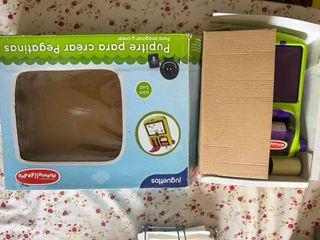 Máquina infantil para hacer pegatinas