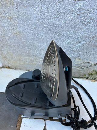 Plancha de ropa Rowenta con base