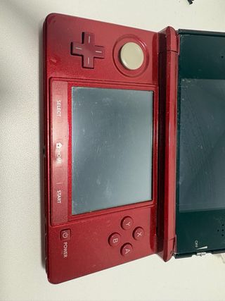 Nintendo 3DS Roja + Cargador y Lápiz
