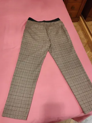 Pantalón de traje Stradivarius cuadros