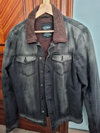 Chaqueta vaquera Pull&Bear con borrego