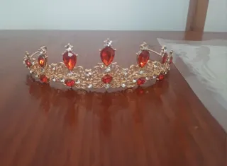 Diademas / tiaras de princesa doradas con colores