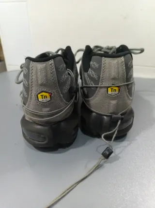 Botas Nike Air Utiliti Grises