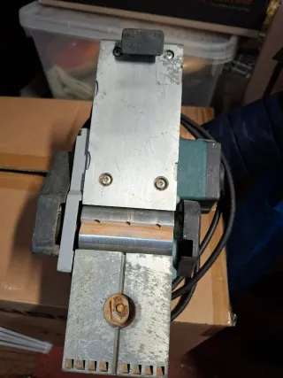 Cepillo Eléctrico Casals 710W