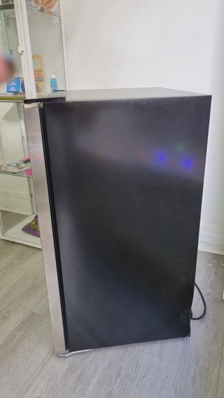 Nevera pequeña Klarstein 98L puerta cristal