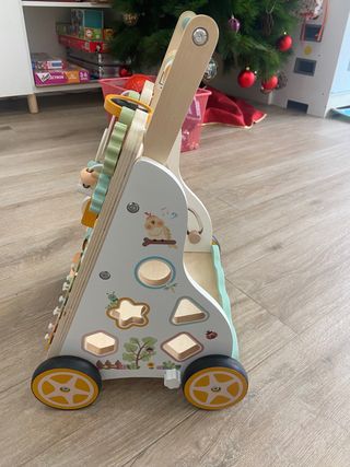 Andador de madera para bebés