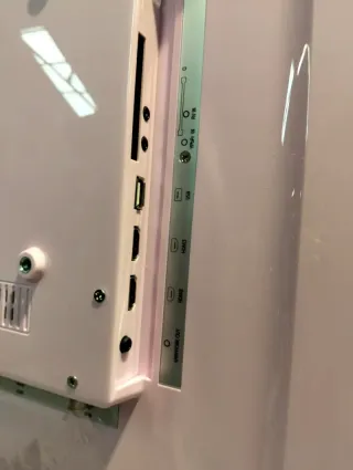 TV Schneider Feeling's 32 FullHD Rosa